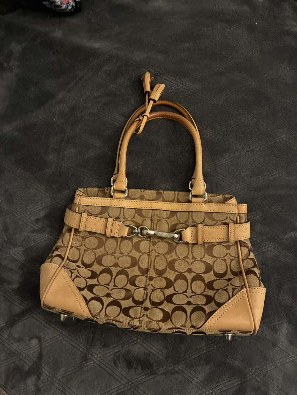 Coach Signature Canvas Hampton Clip Hobo Bag 08K06